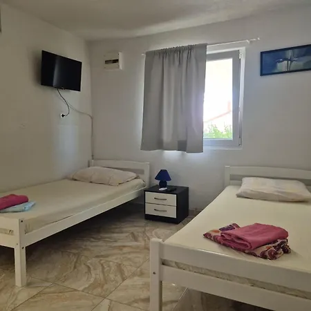 Kresic Διαμέρισμα Marina